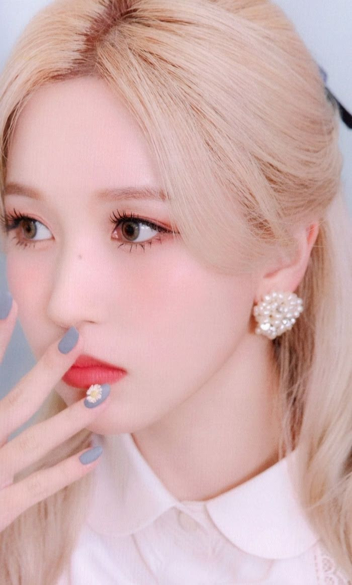 Netizen Hàn năn nỉ stylist cho TWICE “bê” trang phục album phiên bản Retro lên sân khấu ảnh 20