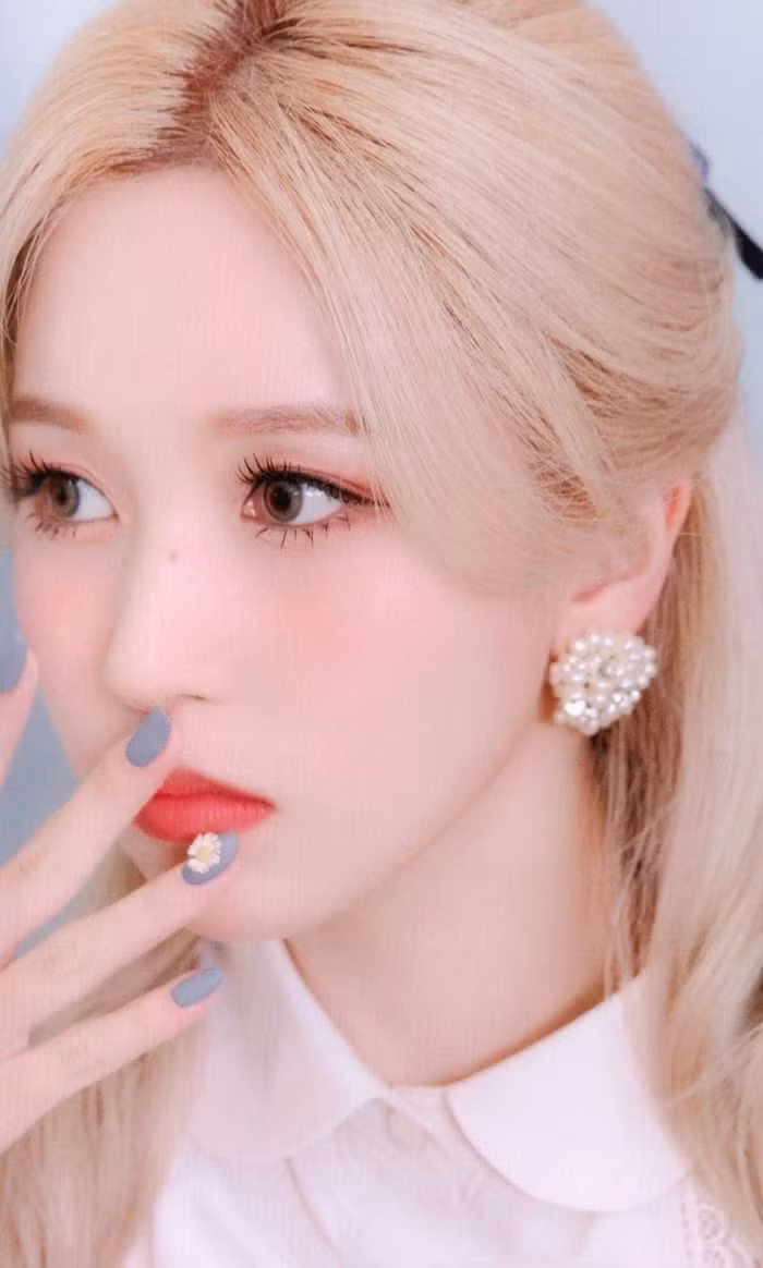 Netizen Hàn năn nỉ stylist cho TWICE “bê” trang phục album phiên bản Retro lên sân khấu ảnh 20