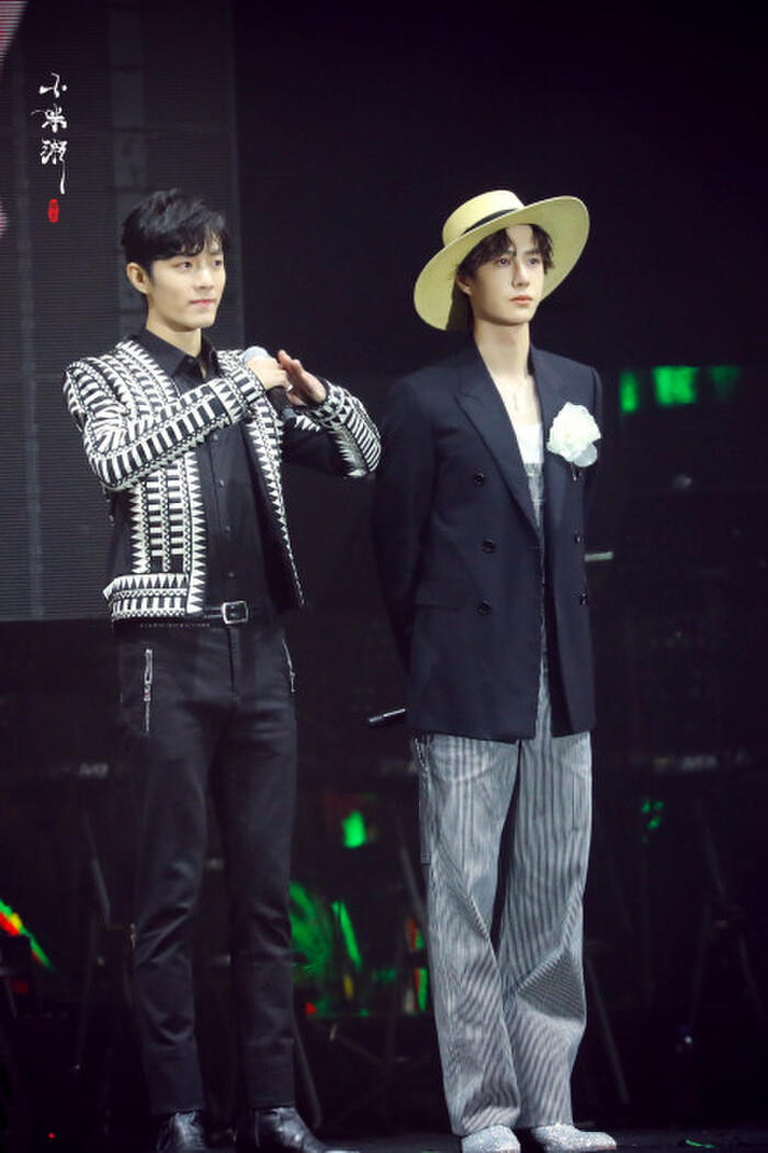 Không phải V (BTS) hay Sơn Tùng M-TP, Vương Nhất Bác mới là người đầu tiên mặc set đồ này ảnh 4