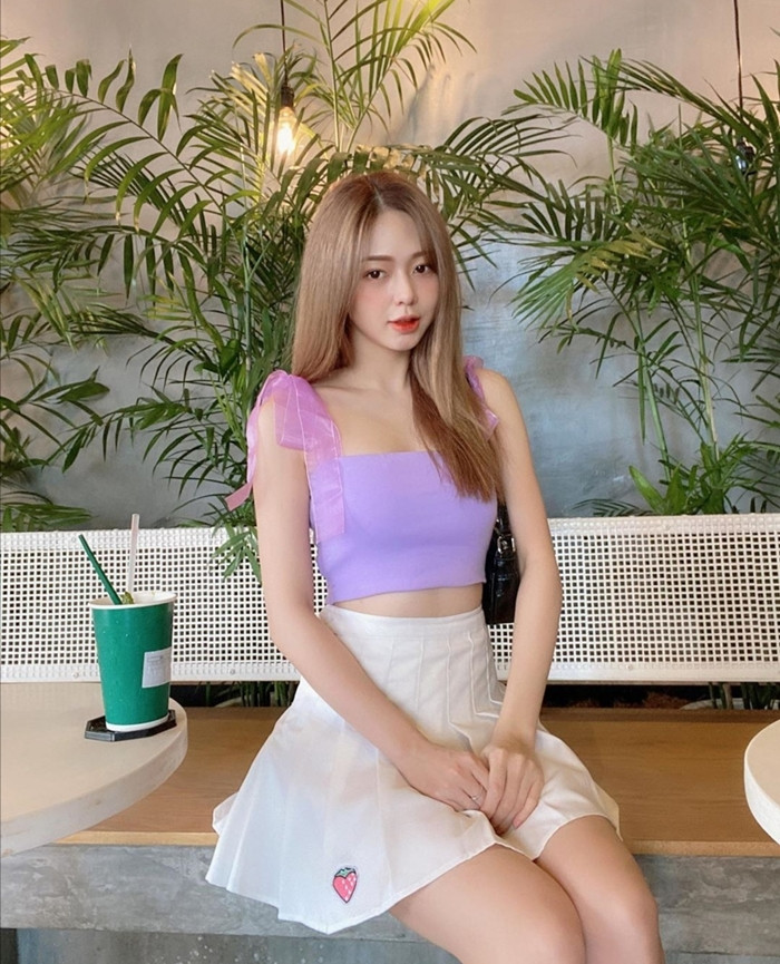 Ngọc Trinh, Jun Vũ, Phương Ly khoe khả năng "cân" mọi trang phục từ nữ tính đến cá tính ảnh 6