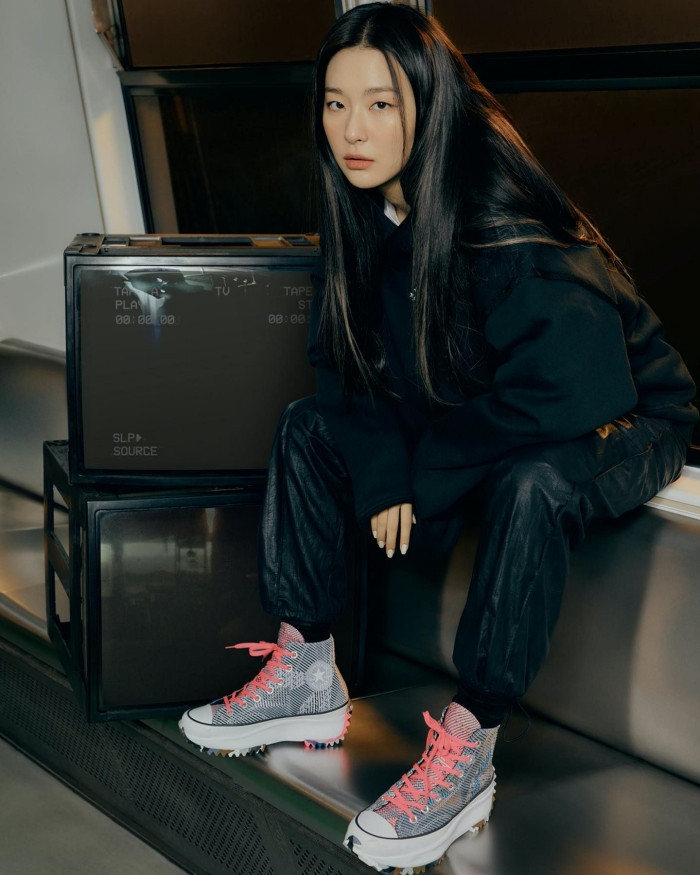 Seulgi (Red Velvet) siêu ngầu trong loạt ảnh quảng cáo cho mẫu giày mới của Converse All Star ảnh 7