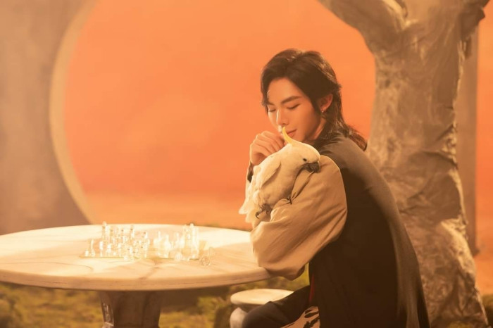 Mỹ nam tuổi Sửu: Ngắm gu thời trang phi giới tính cực ấn tượng của "hoàng tử ballad" Erik ảnh 12