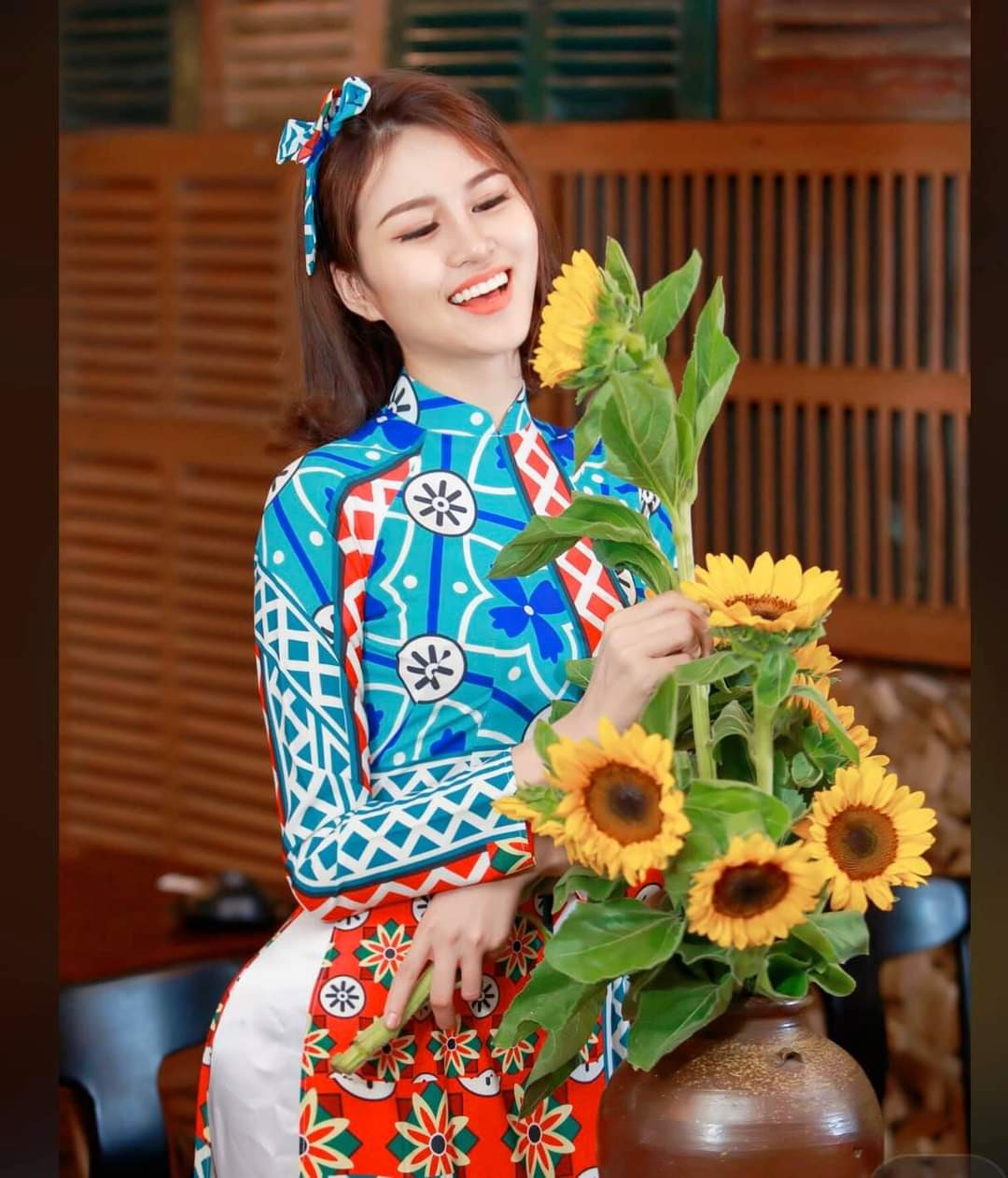 Thí sinh Hoa Hậu Việt Nam sở hữu đôi chân dài “siêu thực”, được khen vì mặc áo dài quá đẹp ảnh 8