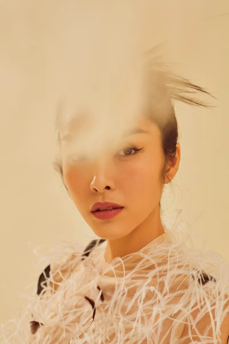 Ba mỹ nhân Việt cùng diện mẫu váy đính lông, vì sao Tăng Thanh Hà được khen nổi trội nhất? ảnh 4