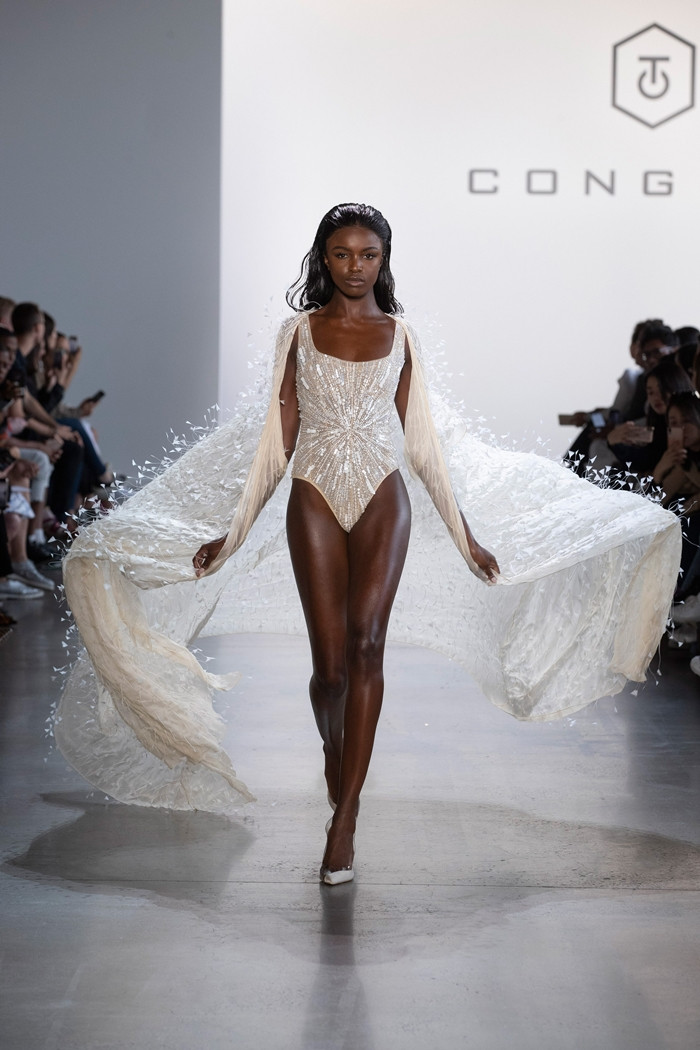 Vì sao Rosé bị chê khi mặc đồ của NTK Công Trí có giá 277 triệu đồng trong MV mới? ảnh 1