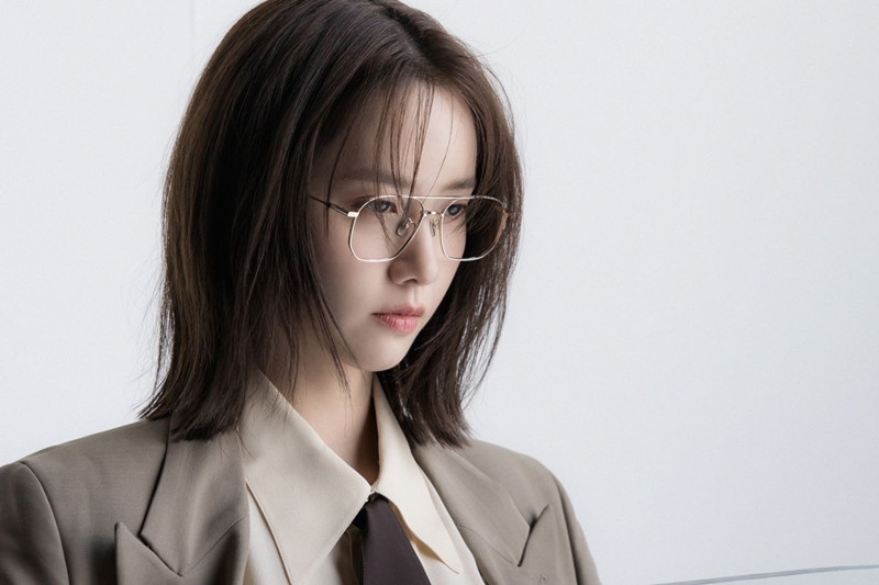 “Tường thành nhan sắc” Yoona mặc gì trong bộ ảnh mới mà được khen “đẹp trai” như nam thần? ảnh 11