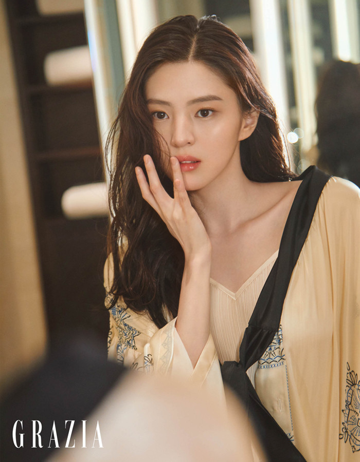 Han So Hee, “tiểu tam” xinh đẹp nhất điện ảnh Hàn càn quét các tạp chí thời trang ảnh 8