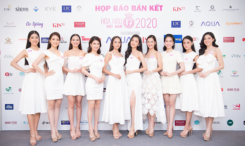 Top 60 Hoa Hậu Việt Nam 2020 diện váy trắng rạng rỡ, sẵn sàng cho vòng Bán kết tối nay ảnh 1