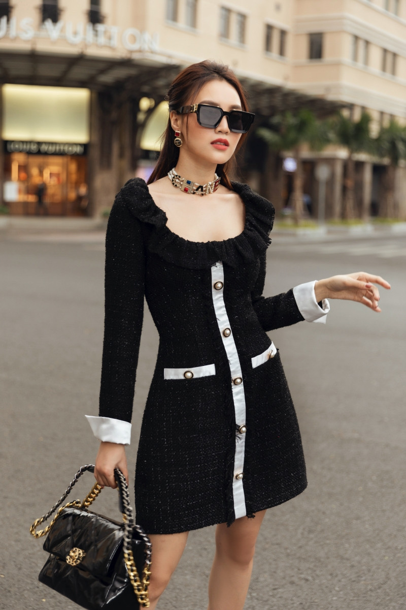 Ninh Dương Lan Ngọc đẹp sang chảnh khi dạo phố với các thiết kế rất hợp thời tiết Sài Gòn ảnh 3