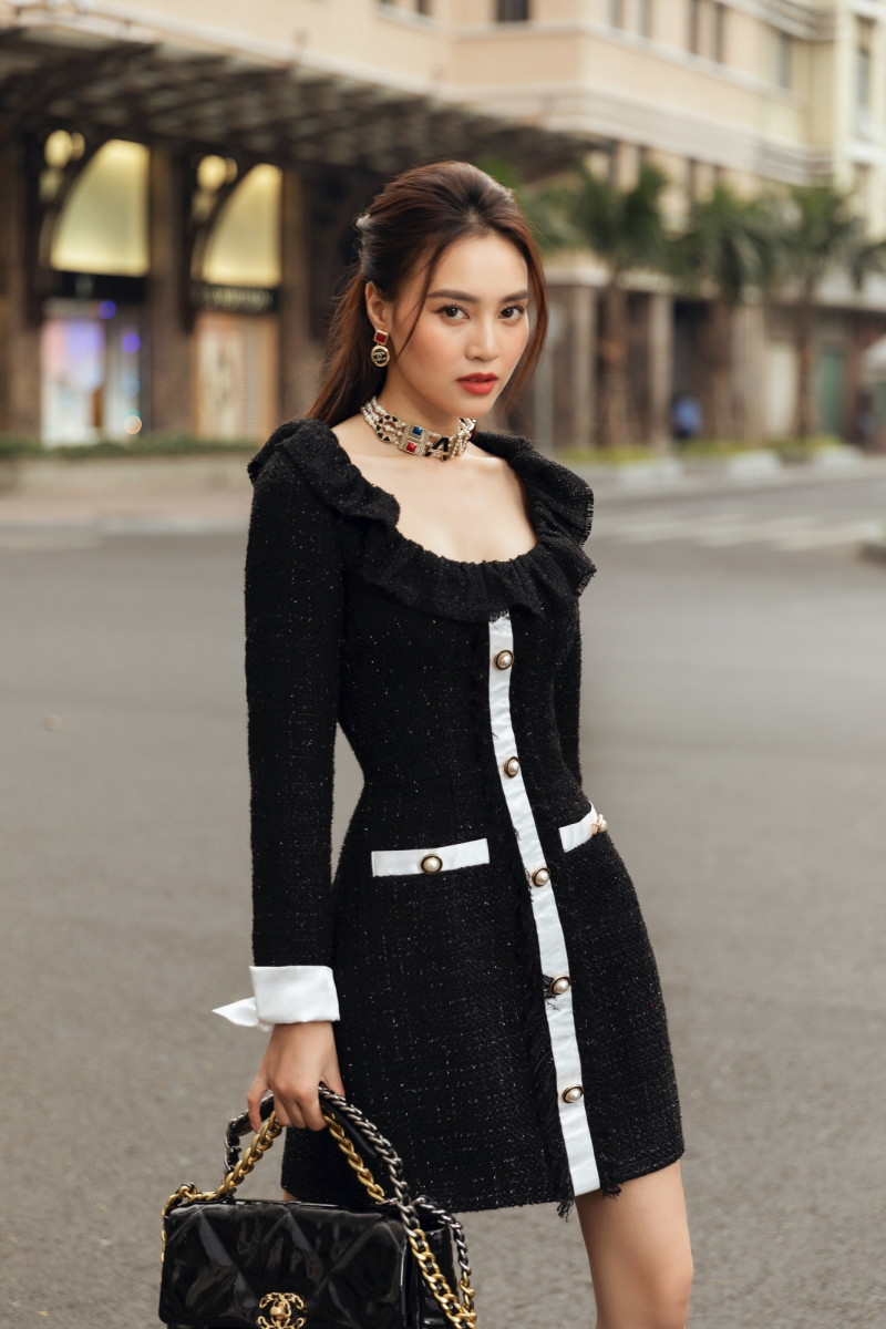 Ninh Dương Lan Ngọc đẹp sang chảnh khi dạo phố với các thiết kế rất hợp thời tiết Sài Gòn ảnh 2