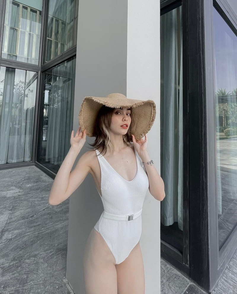 Không hẹn mà gặp, Ngọc Thảo, Thiều Bảo Trâm cùng dàn mỹ nhân trổ tài mix đồ với sắc trắng ảnh 5