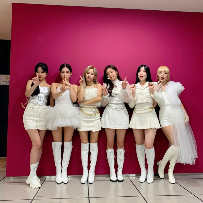 Đỉnh như Yuqi (G)I-DLE: Mặc chiếc váy giống Jisoo BLACKPINK mà nhìn mãi mới nhận ra ảnh 1