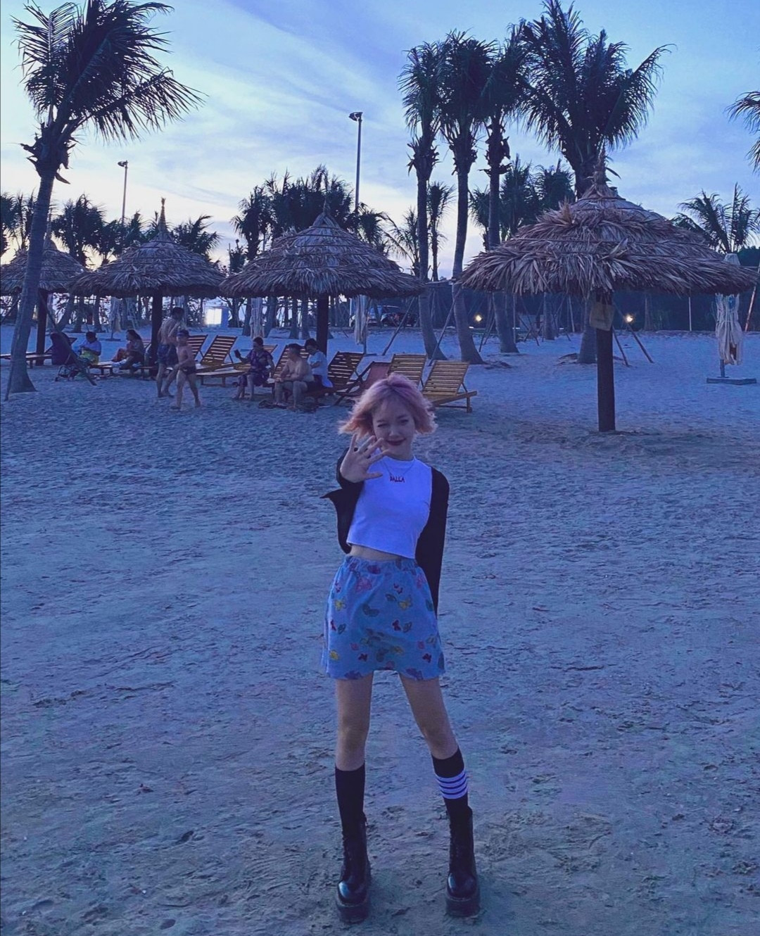 Học Linh Ngọc Đàm cách "hack dáng" cho những cô nàng sở hữu thân hình “bé hạt tiêu” ảnh 9