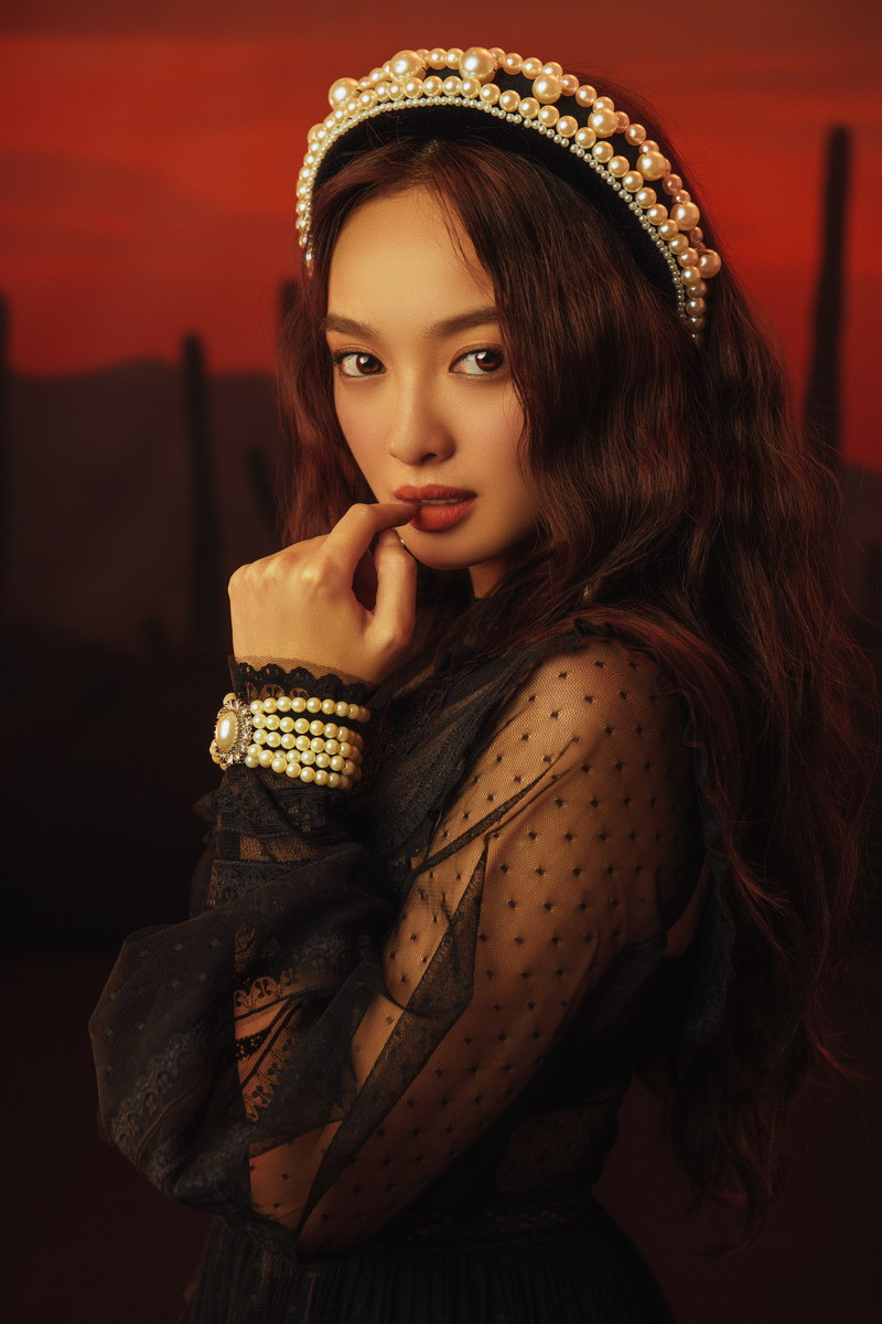 Kaity Nguyễn hóa “Quý Cô Trăng Máu” huyền bí, đầy ma mị trong bộ ảnh Halloween ảnh 5