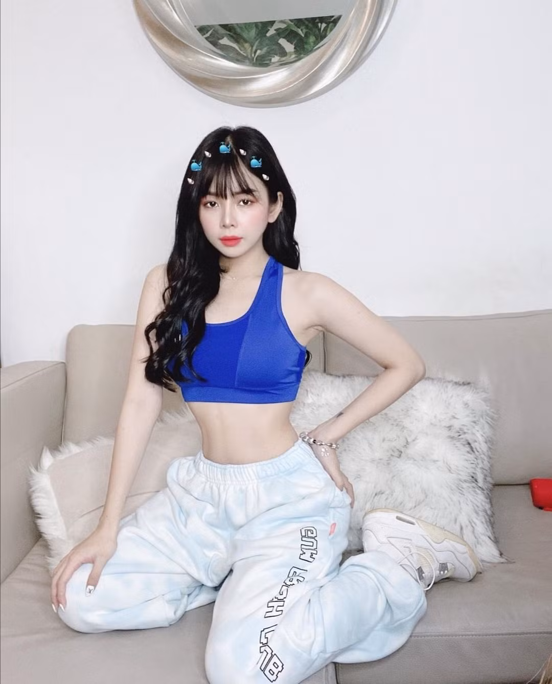 Ngắm gu thời trang chuẩn fashionista của Mie, DJ xinh đẹp của show “Rap Việt” ảnh 17