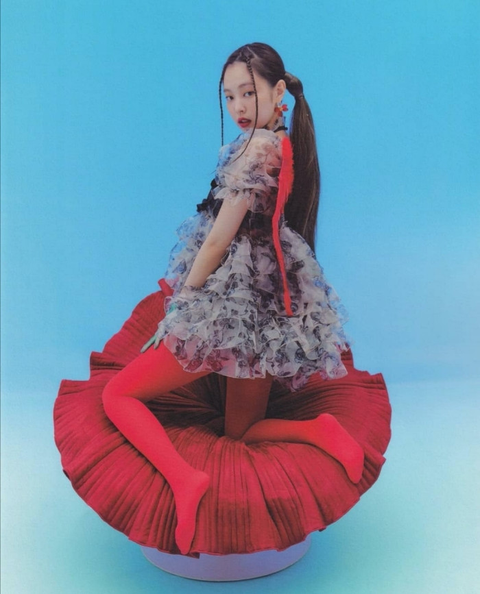 Đụng hàng váy búp bê, đẹp như Park Min Young vẫn phải chịu thua Jennie (BLACKPINK) ảnh 8