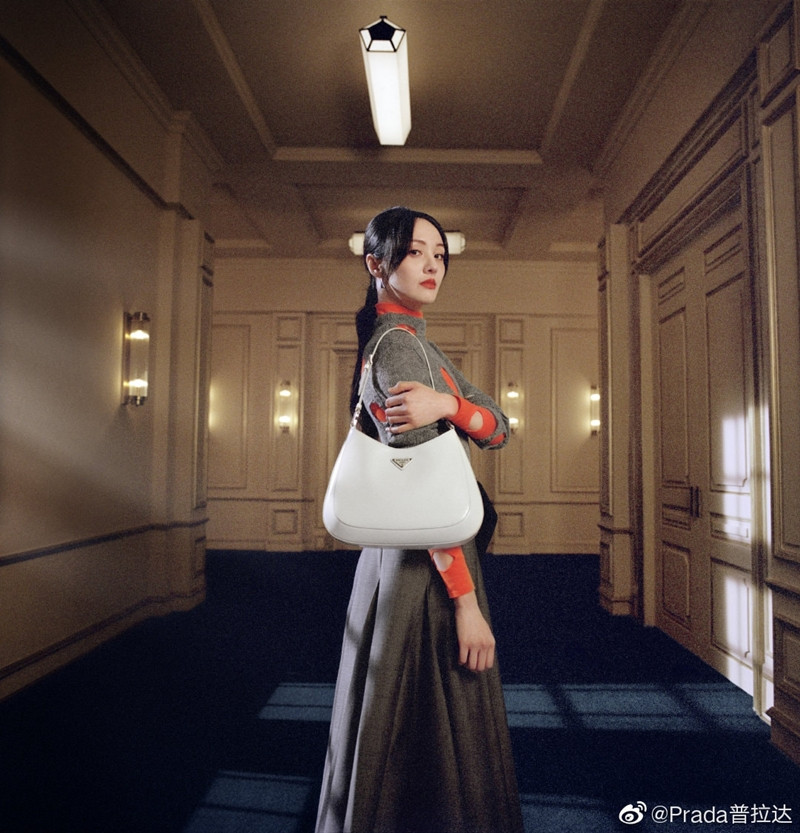 Làm đại sứ thương hiệu Prada, Trịnh Sảng đập tan lời đồn “hết thời”, nhưng vẫn bị so sánh với Irene ảnh 1