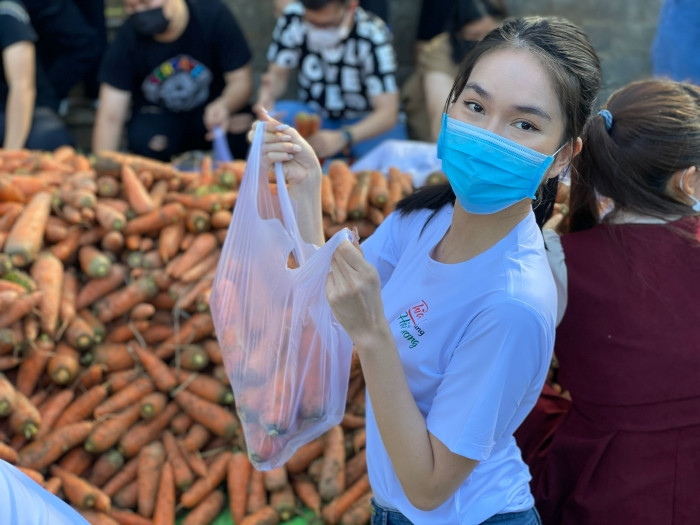 Á hậu Phương Anh cùng dàn người đẹp chung tay “giải cứu” 5 tấn nông sản Hải Dương ảnh 6