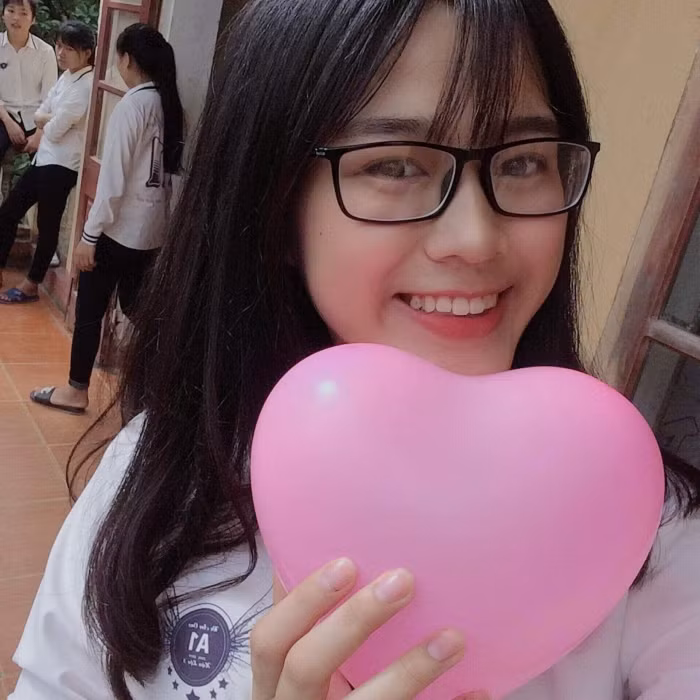 Hoa Hậu Việt Nam 2020 Đỗ Thị Hà: Xinh đẹp đáng yêu từ bé, ai cũng phải xuýt xoa ảnh 2