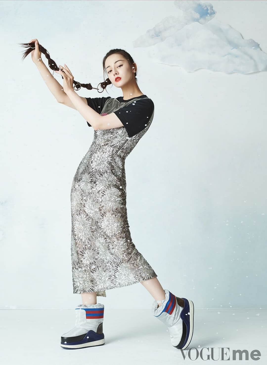 Địch Lệ Nhiệt Ba khẳng định "đẳng cấp lưu lượng" với bộ ảnh mới trên tạp chí VOGUEme ảnh 7