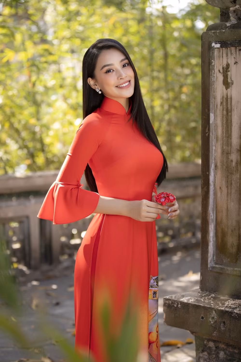 Hoa hậu Tiểu Vy dự đoán xu hướng áo dài Tết độc đáo, có thể sẽ là "hot trend" năm nay ảnh 12