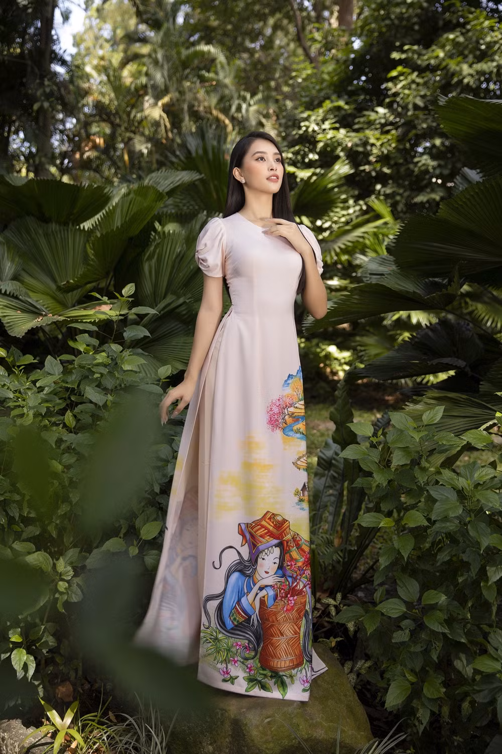 Hoa hậu Tiểu Vy dự đoán xu hướng áo dài Tết độc đáo, có thể sẽ là "hot trend" năm nay ảnh 2