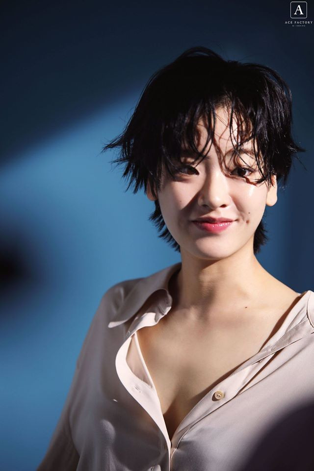 Ảnh chụp hậu trường thôi mà “nữ thần chuyển giới” của Itaewon Class đẹp không góc chết ảnh 4