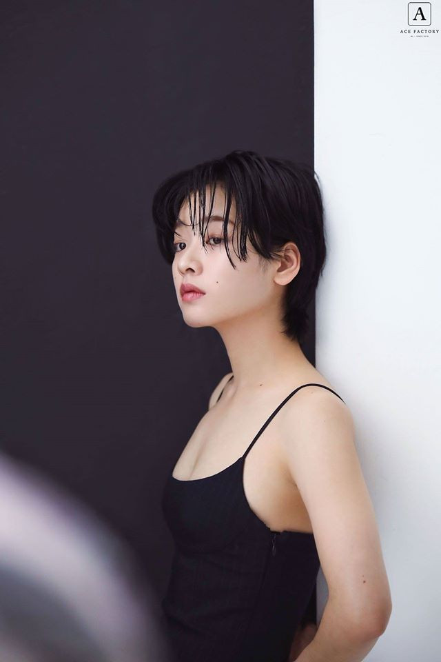 Ảnh chụp hậu trường thôi mà “nữ thần chuyển giới” của Itaewon Class đẹp không góc chết ảnh 1