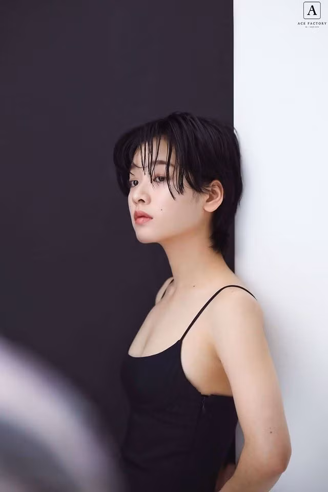 Ảnh chụp hậu trường thôi mà “nữ thần chuyển giới” của Itaewon Class đẹp không góc chết ảnh 1