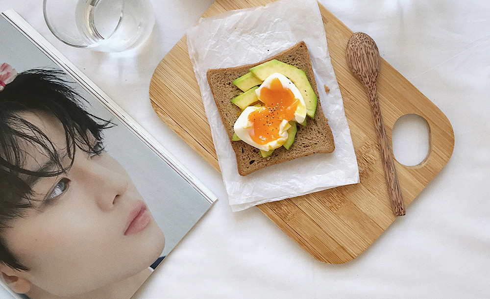 "Biến tấu” bánh mỳ đen thành những bữa ăn lành mạnh vừa ngon vừa đẹp mắt ảnh 1