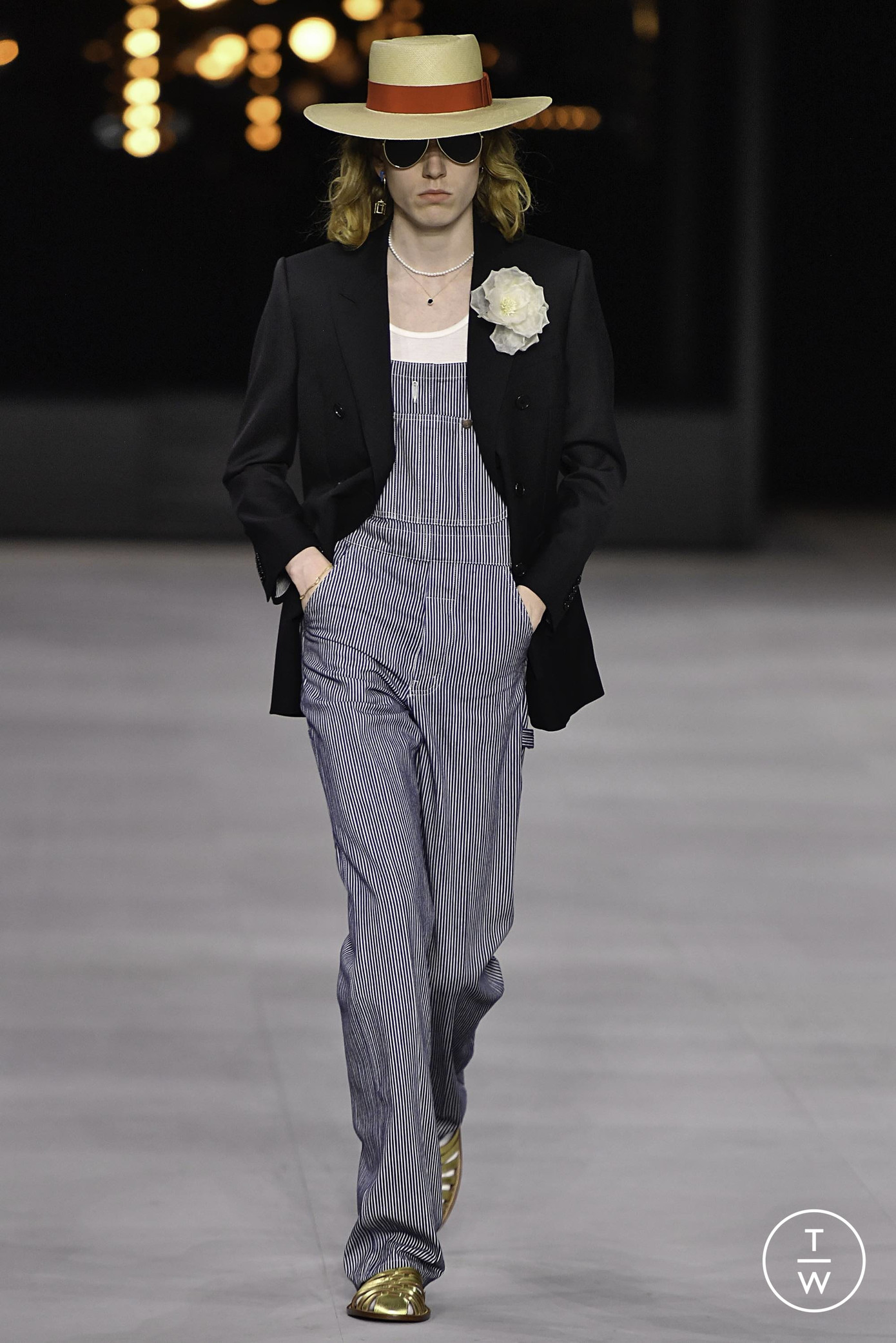 Không phải V (BTS) hay Sơn Tùng M-TP, Vương Nhất Bác mới là người đầu tiên mặc set đồ này ảnh 5