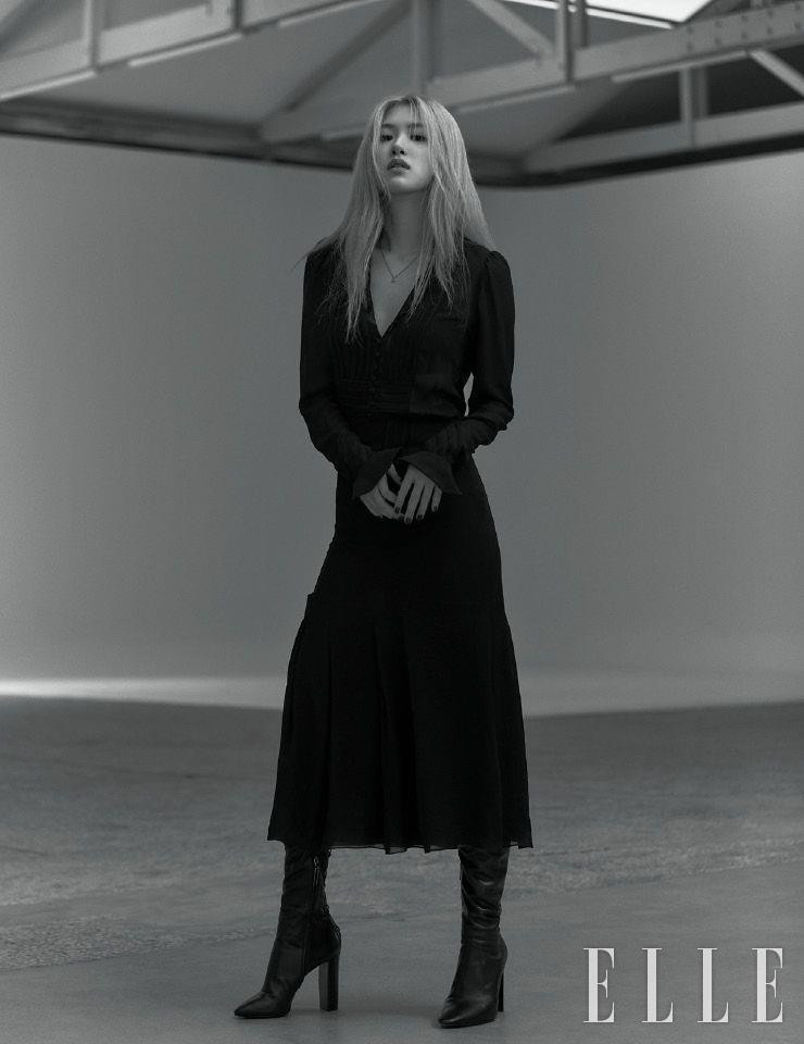 Học cách giấu nhược điểm chân cong, tạo dáng chuẩn siêu mẫu như Rosé trên ELLE Hàn ảnh 8