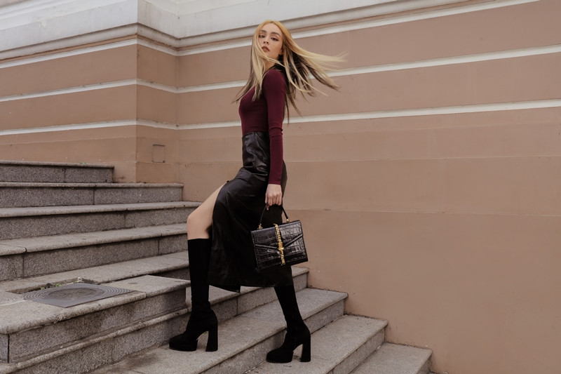 Dân sành đồ hiệu mới biết giá trị chiếc túi thập niên 90 “hiếm có khó tìm” này của MLee ảnh 6