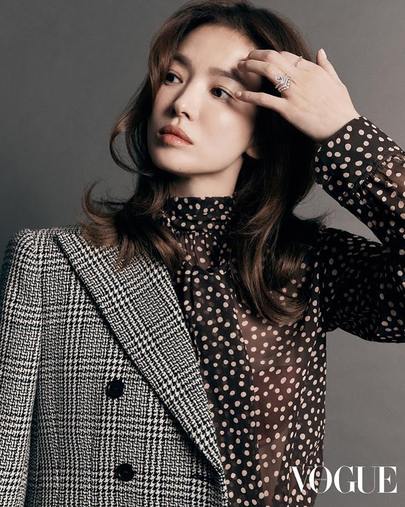 Pha đụng hàng đẳng cấp của “chị đại” Song Hye Kyo với các cô gái BLACKPINK ảnh 2