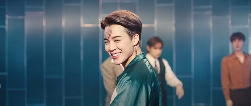 Big Hit tung MV Dynamite (B-side) - phiên bản “tấu hài” cực mạnh từ các chàng trai BTS ảnh 4