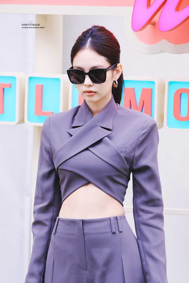 Joy (Red Velvet) chính là “thánh đụng hàng” vì mặc trùng đồ với quá nhiều idol ảnh 2