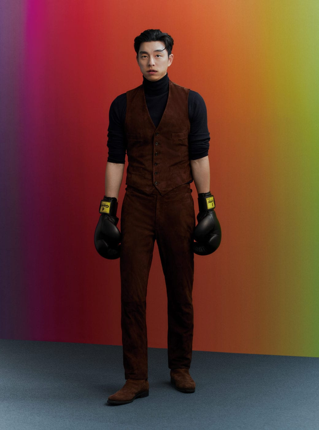 Diện suit lịch lãm mà “ông chú cực phẩm” Gong Yoo lại khiến fan liên tưởng đến danh hài ảnh 10