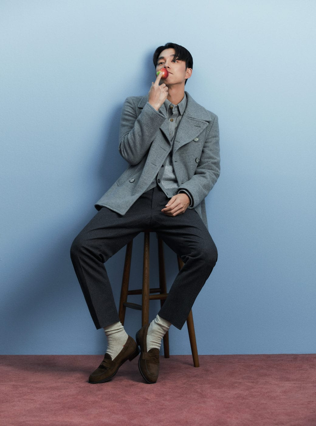 Diện suit lịch lãm mà “ông chú cực phẩm” Gong Yoo lại khiến fan liên tưởng đến danh hài ảnh 11