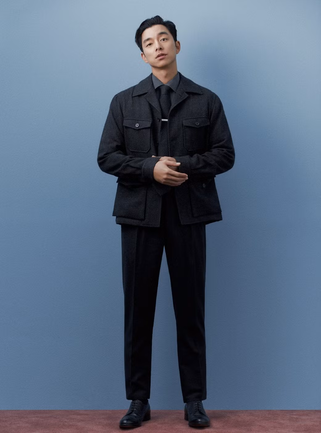 Diện suit lịch lãm mà “ông chú cực phẩm” Gong Yoo lại khiến fan liên tưởng đến danh hài ảnh 9