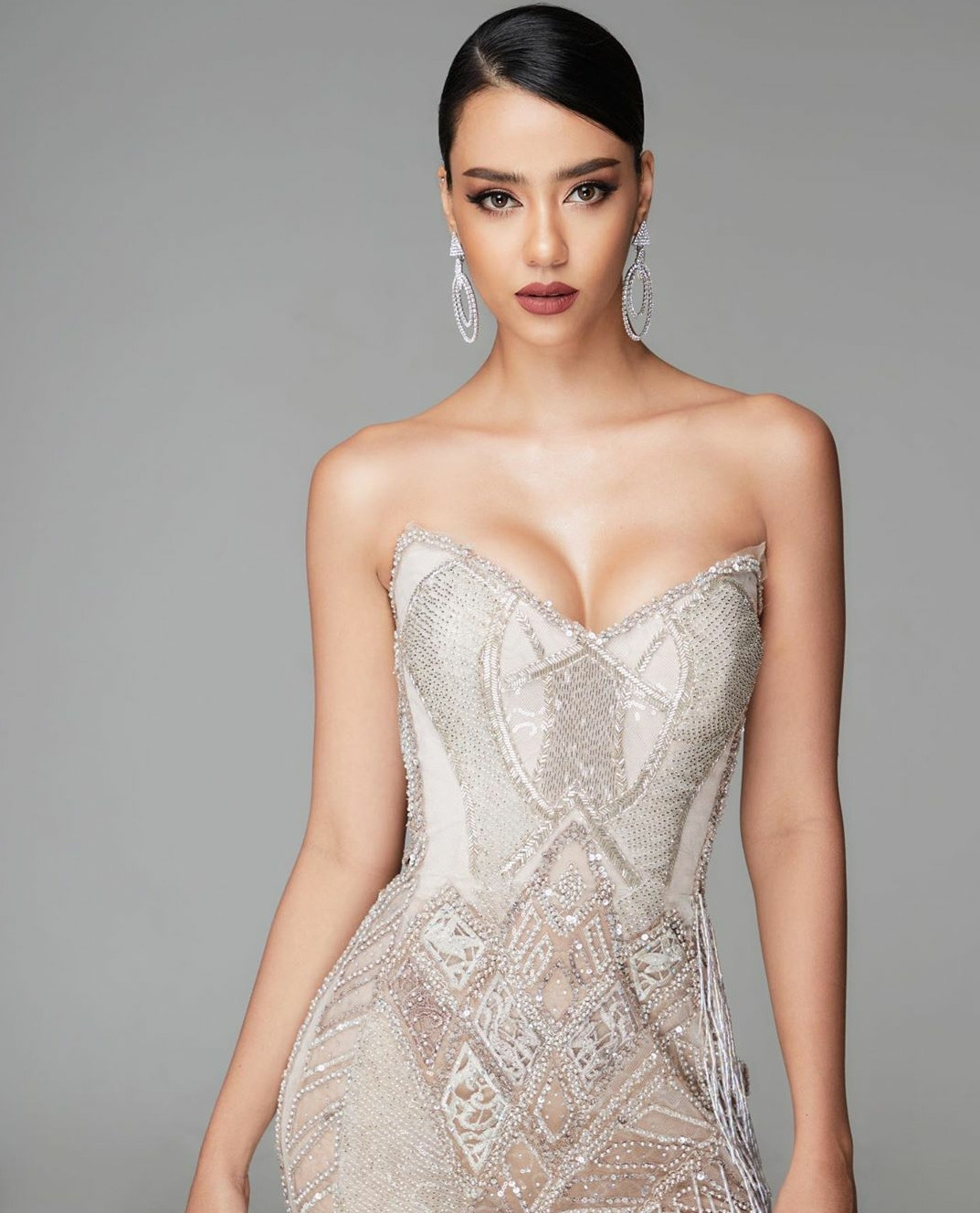 Ngắm nhan sắc lai xinh đẹp cực hút mắt của tân Hoa hậu Hoàn Vũ Thái Lan 2020 Amanda Obdam ảnh 7