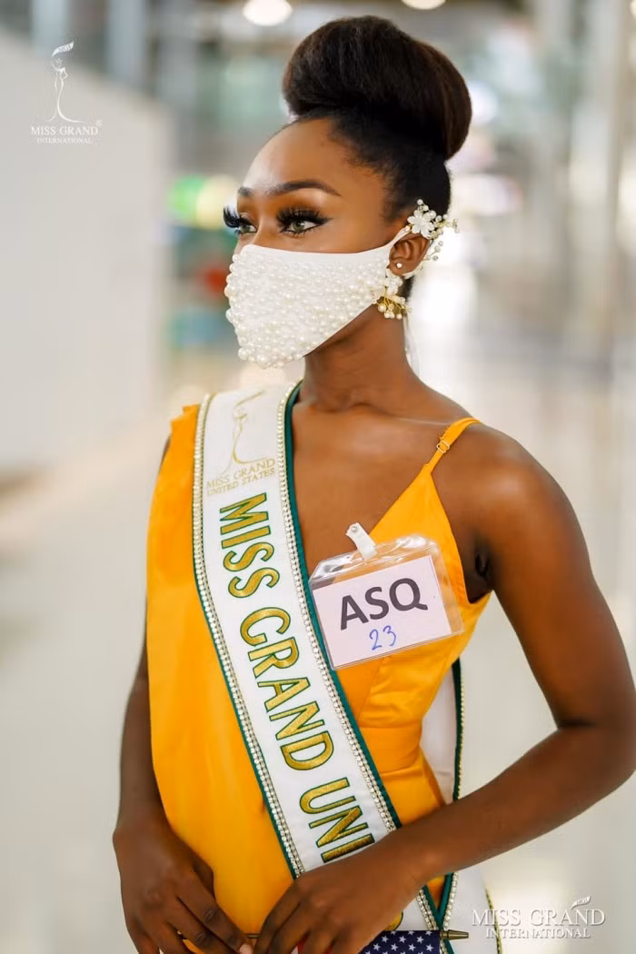 Muôn hình muôn vẻ các loại khẩu trang từ dàn đối thủ của Ngọc Thảo tại Miss Grand International 2020 ảnh 5