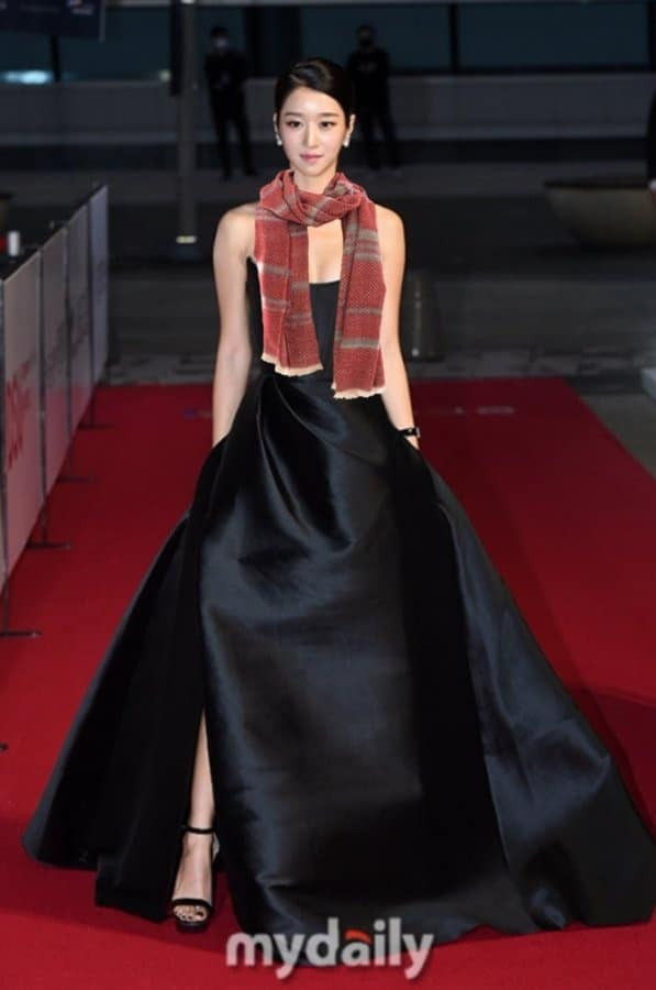 Seo Ye Ji có màn đáp trả “cực mặn” các bình luận khiếm nhã về bộ váy khoe vòng 1 tuần qua ảnh 6