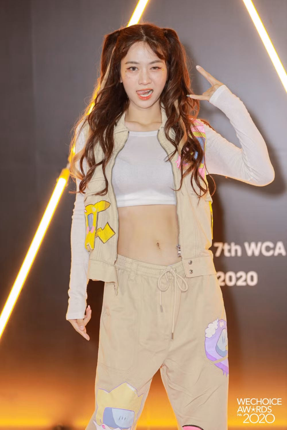 Ngọc Trinh, "hotgirl trứng rán" cùng dàn hot TikToker đọ sắc cực gắt trên thảm đỏ WeChoice ảnh 9