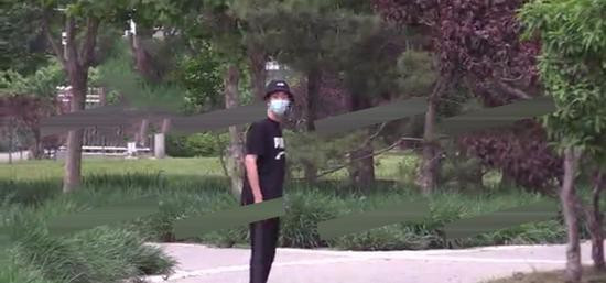 Lý do gì khiến Lý Hiện phải nổi nóng, gào thét và hét vào mặt fan giữa sân bay? ảnh 4