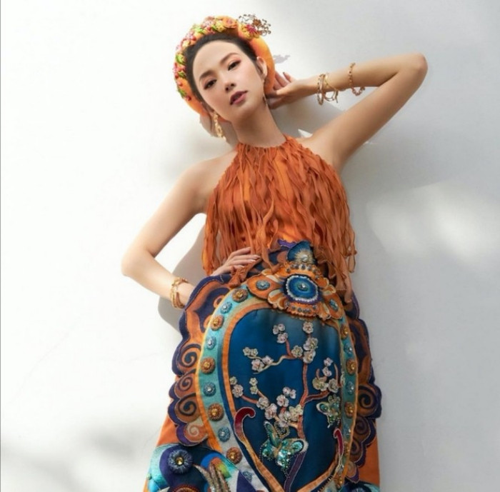 Học ngay mỹ nhân Việt cách diện trang phục Tết vừa thời trang mà không lo bị nóng ảnh 3