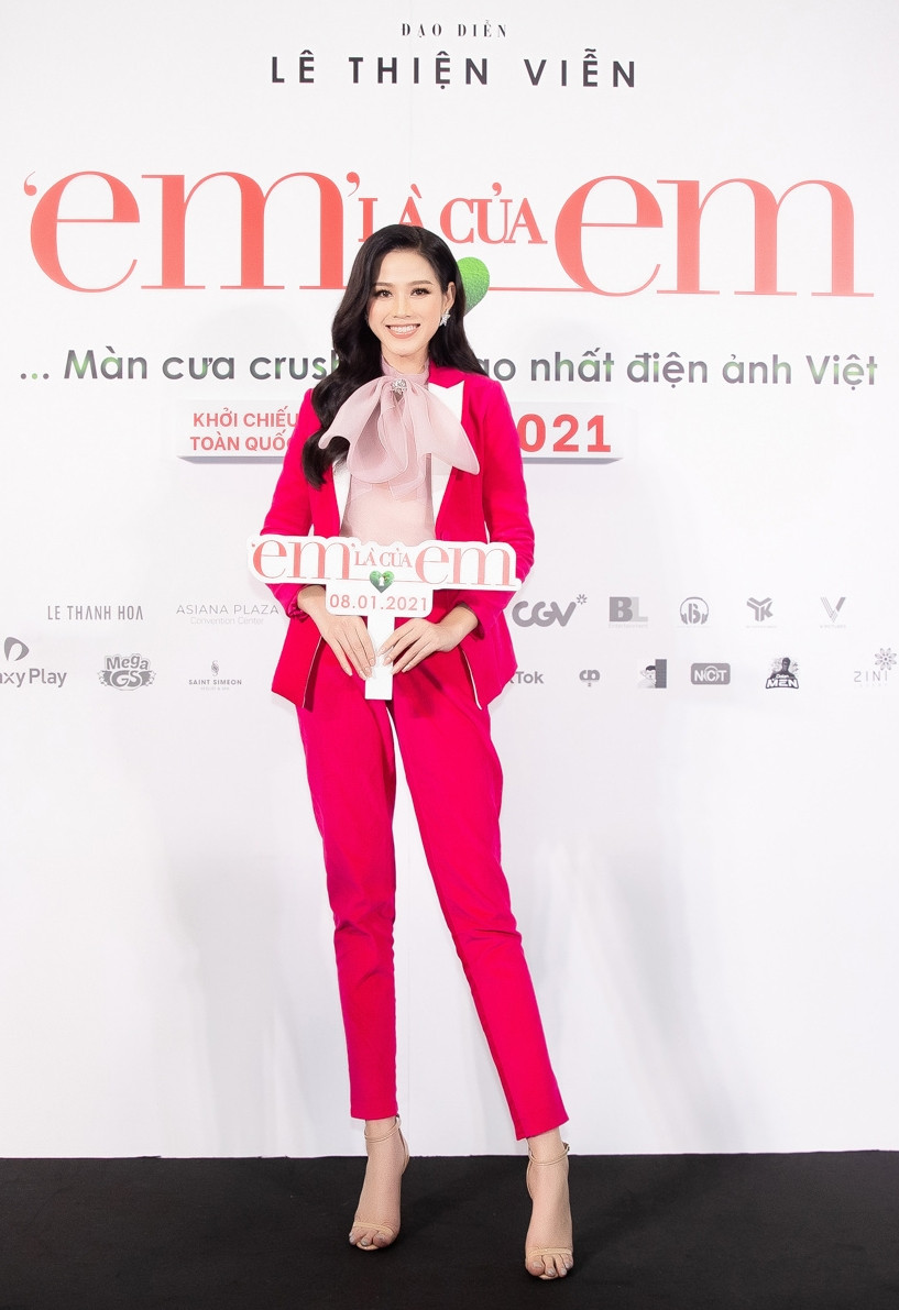 Hoa hậu Đỗ Thị Hà và Mai Phương Thúy khoe nhan sắc “một 9 một 10” trên thảm đỏ ra mắt phim ảnh 3