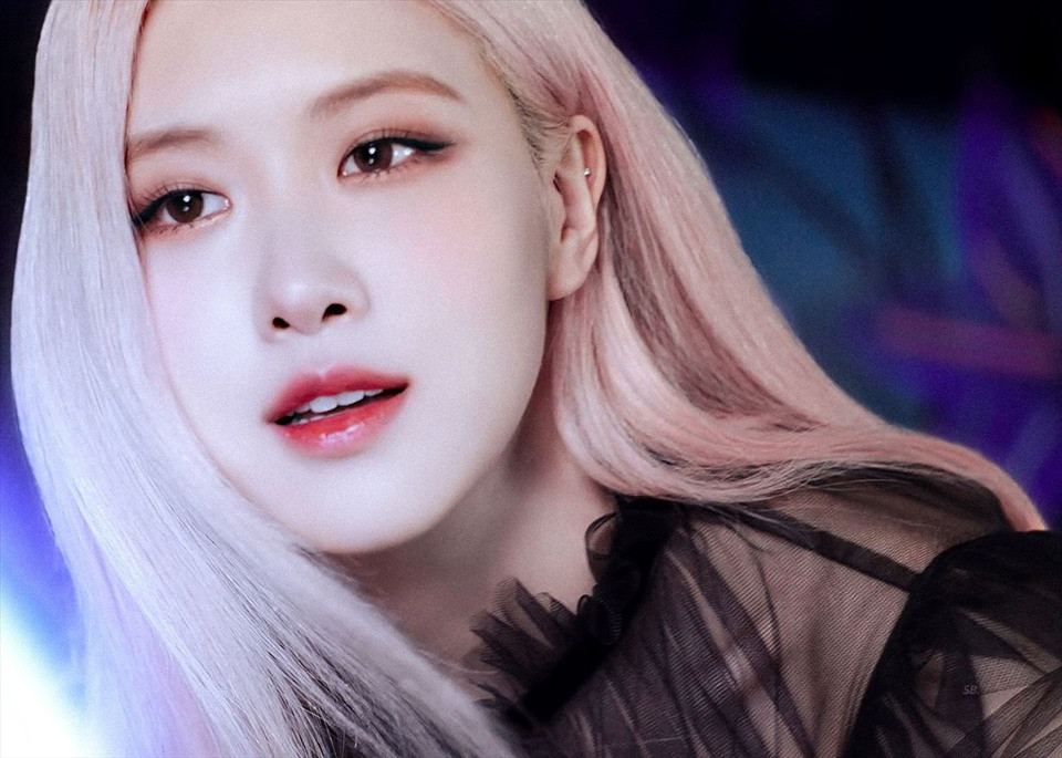Chỉ nhận quà sinh nhật thôi mà Rosé (BLACKPINK) và fan bị netizen Hàn chỉ trích ảnh 3