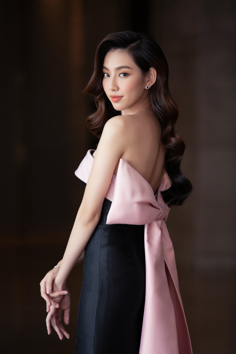 Họp báo Chung kết Hoa Hậu Việt Nam: Tiểu Vy, Mỹ Linh, Lương Thùy Linh đọ visual đỉnh cao ảnh 10