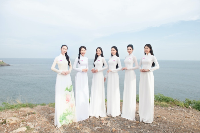 Dàn thí sinh Hoa Hậu Việt Nam 2020 khoe nhan sắc ngọt ngào trước biển trời Vũng Tàu ảnh 2