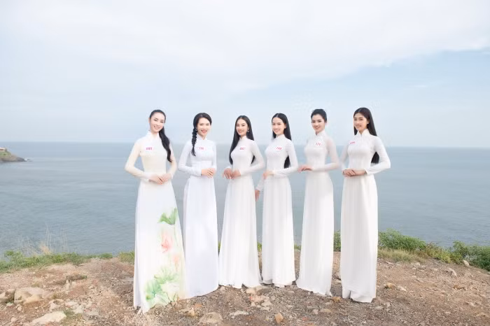 Dàn thí sinh Hoa Hậu Việt Nam 2020 khoe nhan sắc ngọt ngào trước biển trời Vũng Tàu ảnh 2